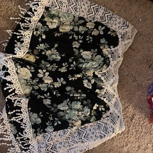 Floral black shorts - boutique